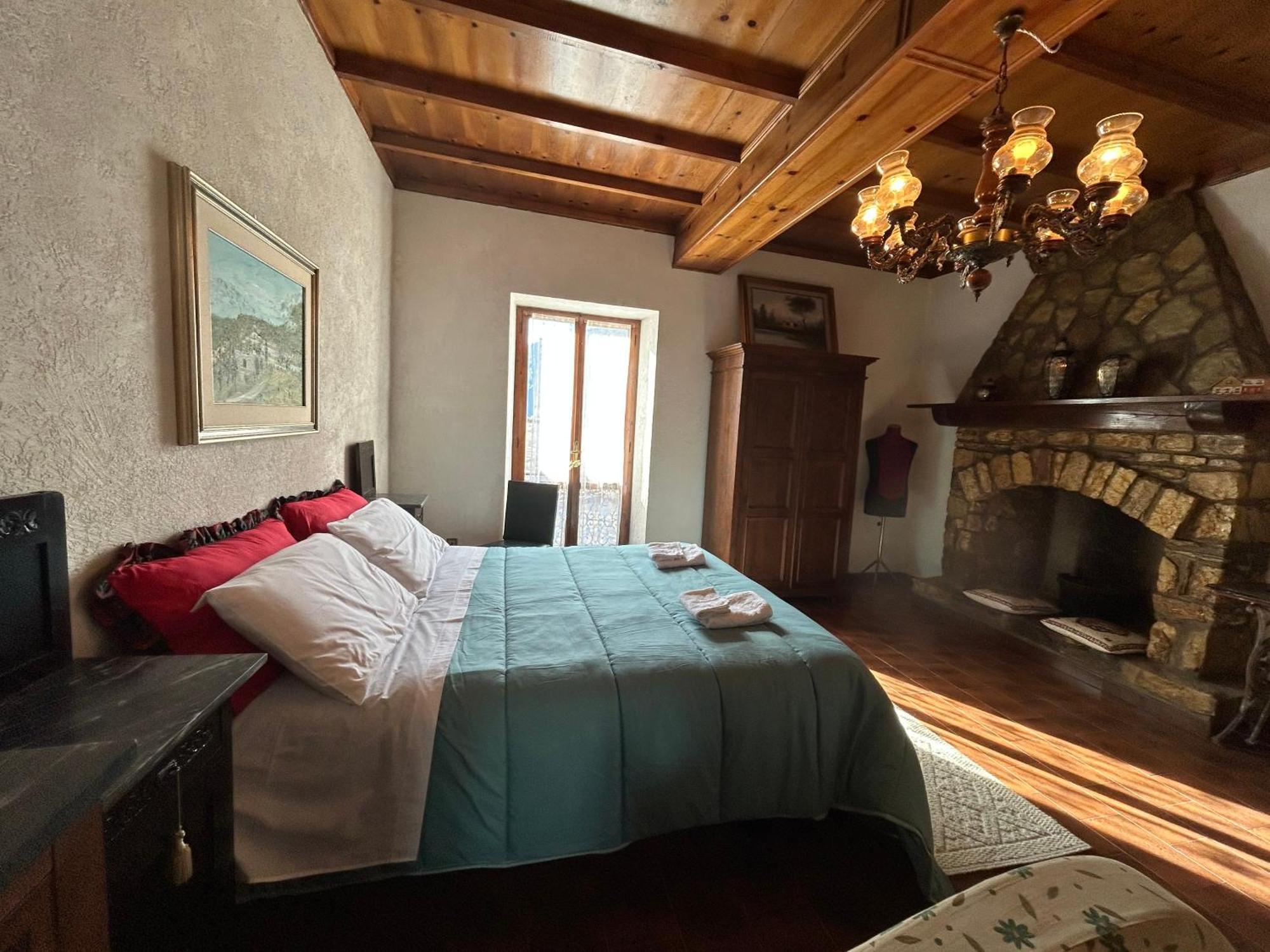Appartamento Storico A Valle San Martino Di Spoleto Exterior photo