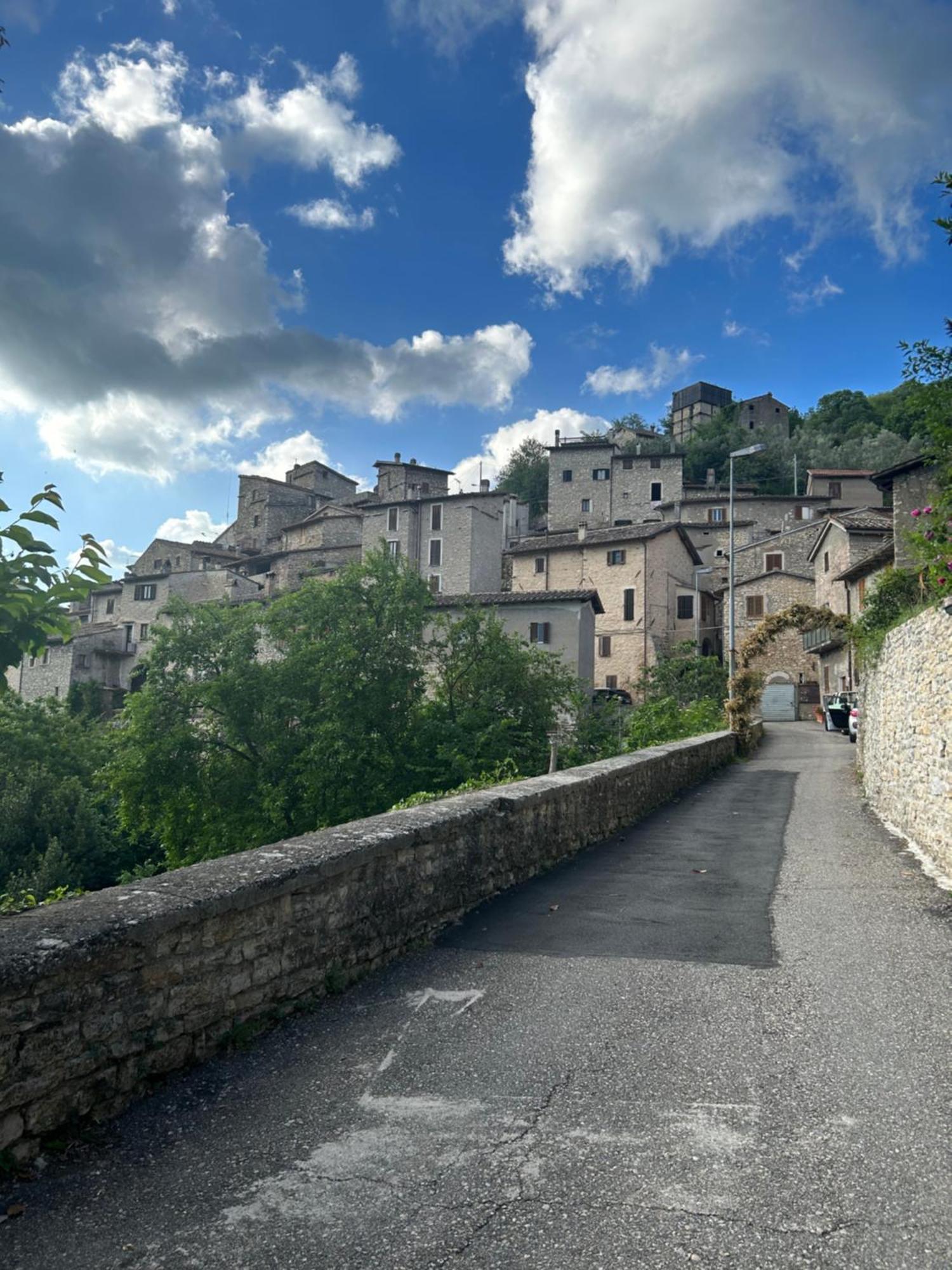 Appartamento Storico A Valle San Martino Di Spoleto Exterior photo